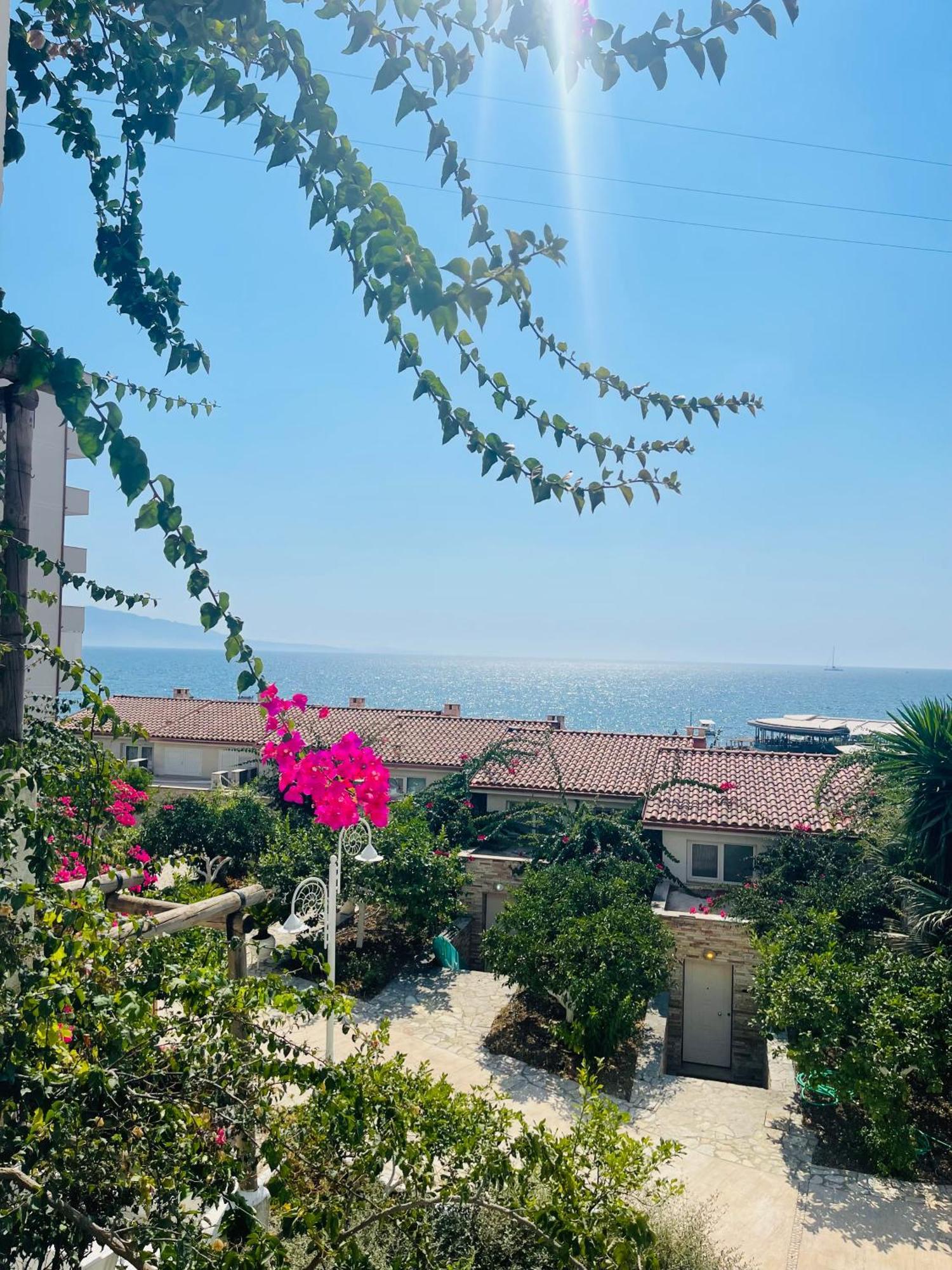 Sea Breeze Apartment Bougainville Bay Саранда Екстер'єр фото