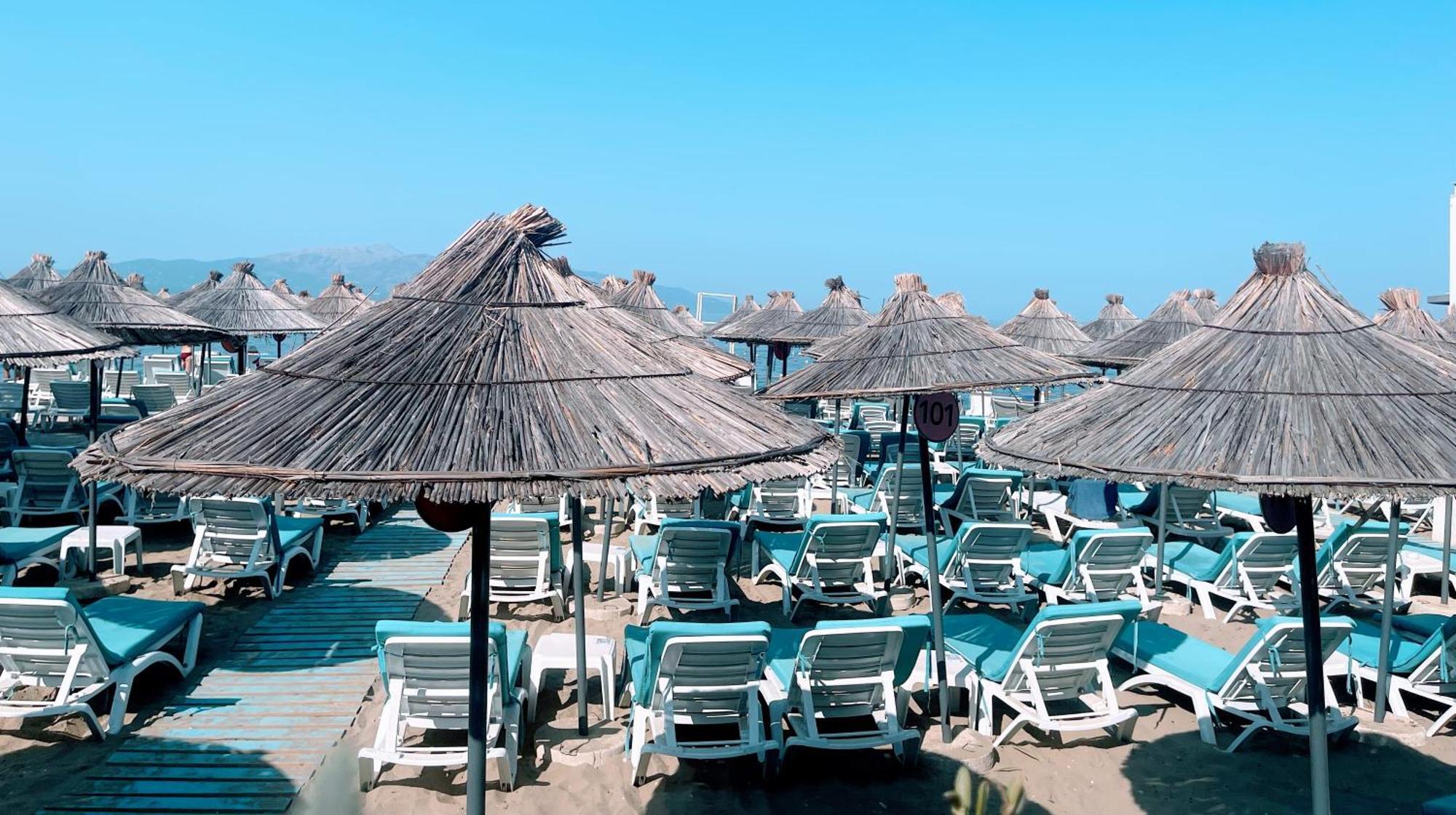 Sea Breeze Apartment Bougainville Bay Саранда Екстер'єр фото