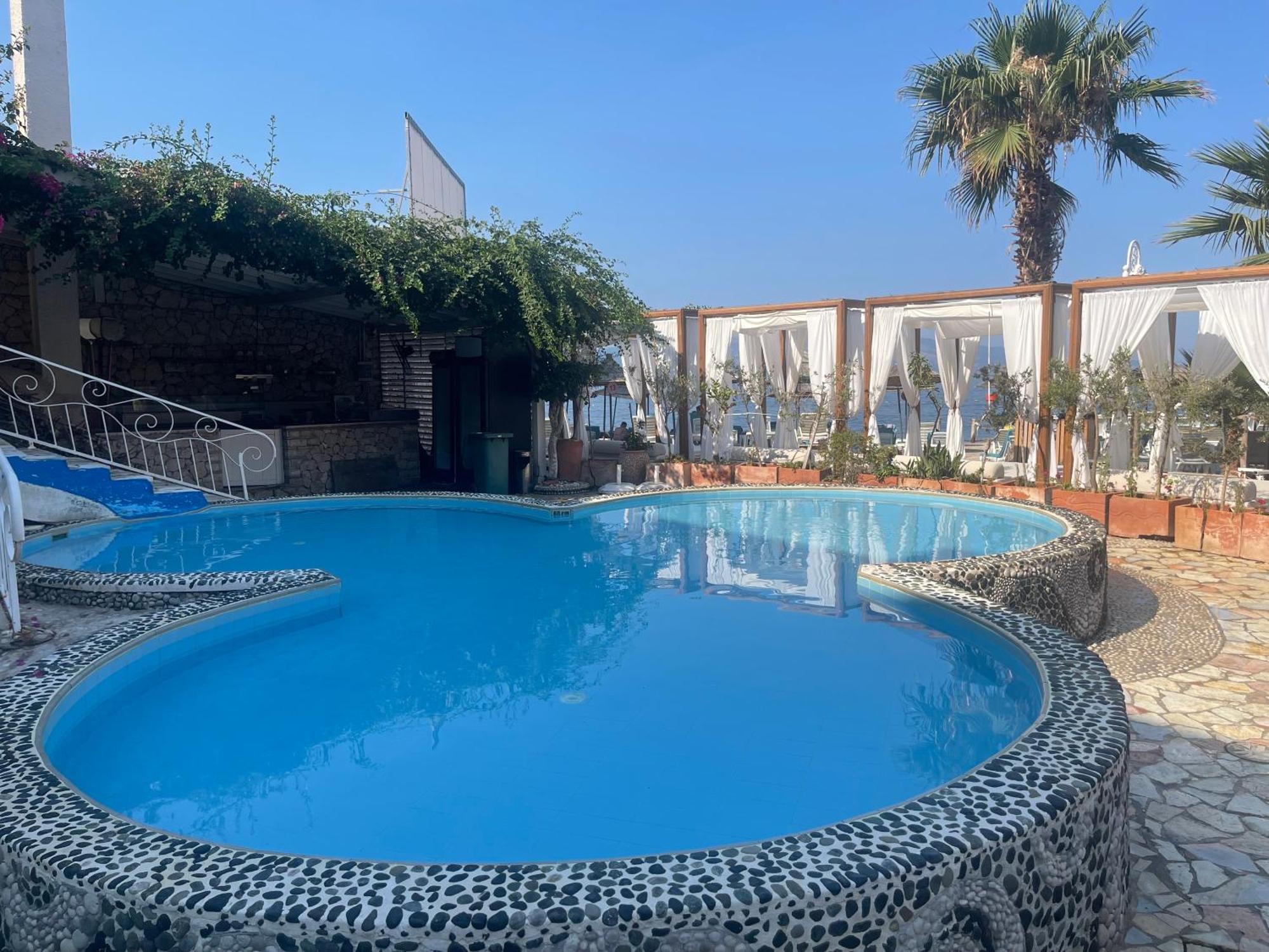 Sea Breeze Apartment Bougainville Bay Саранда Екстер'єр фото