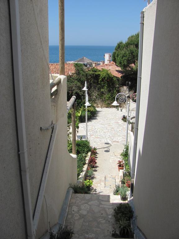 Sea Breeze Apartment Bougainville Bay Саранда Екстер'єр фото